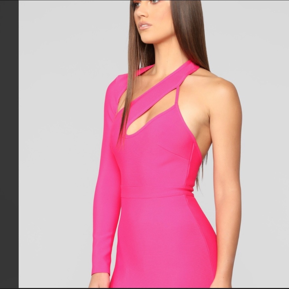 PINK BANDAGE DRESS